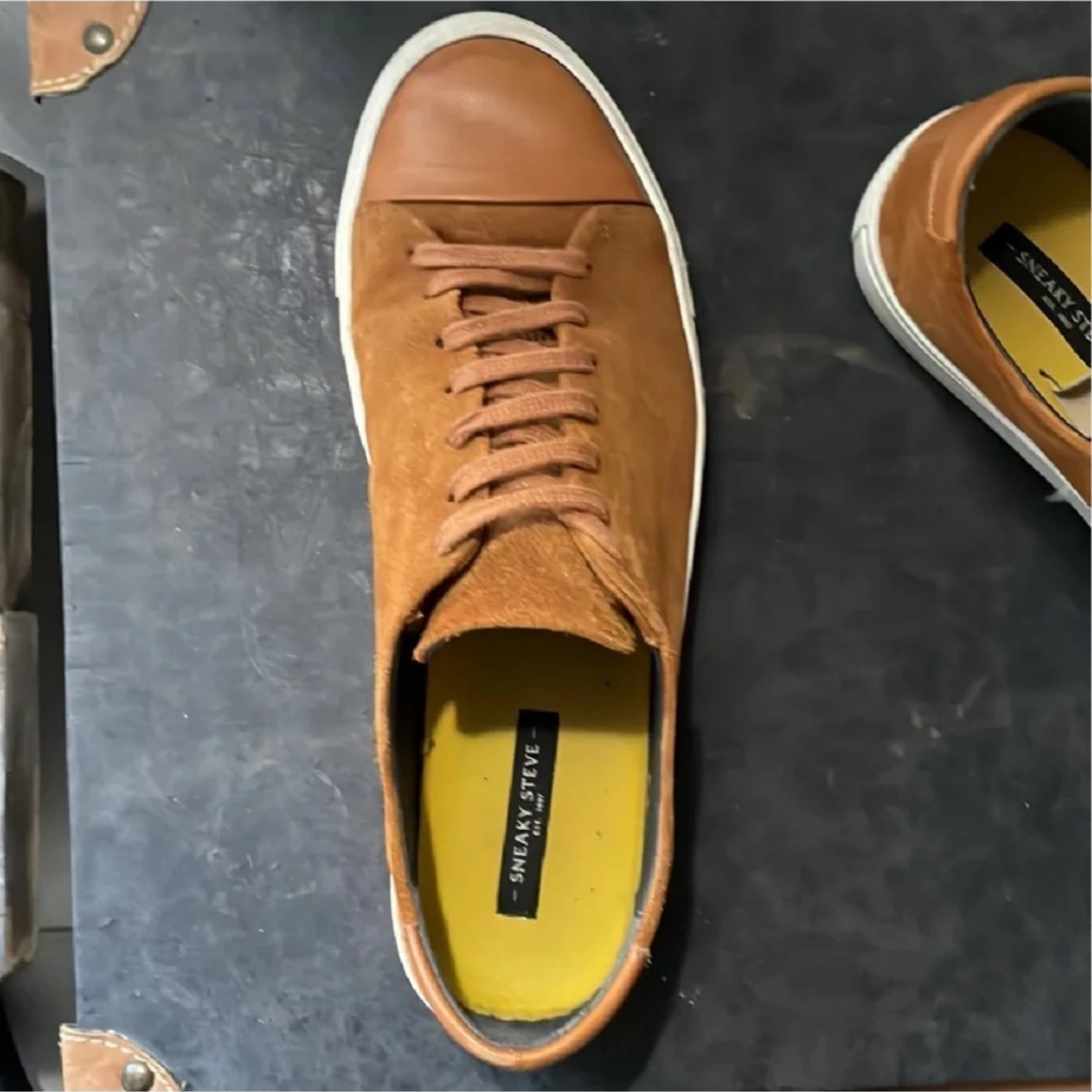 Bruna sneakers från Sneaky Steve - 1