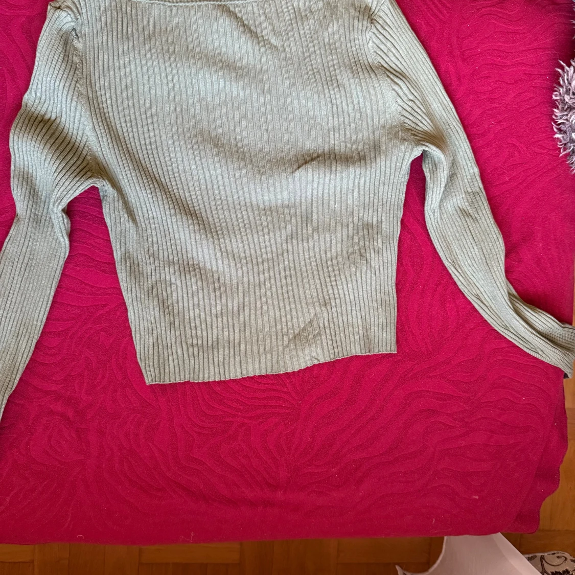 Ribbad beige tröja från H&M