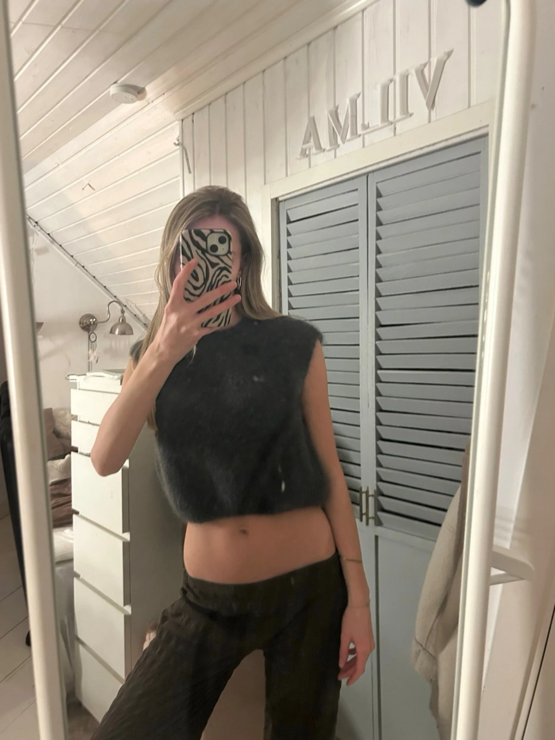 Mörkgrå croppad stickad topp - 1