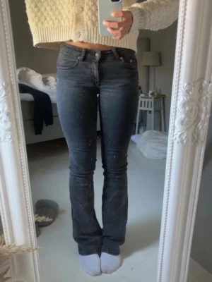 Jeans - Snygga jeans från lager 157 i storlek xxs. Använda mycket så är lite urtvättade i färgen.