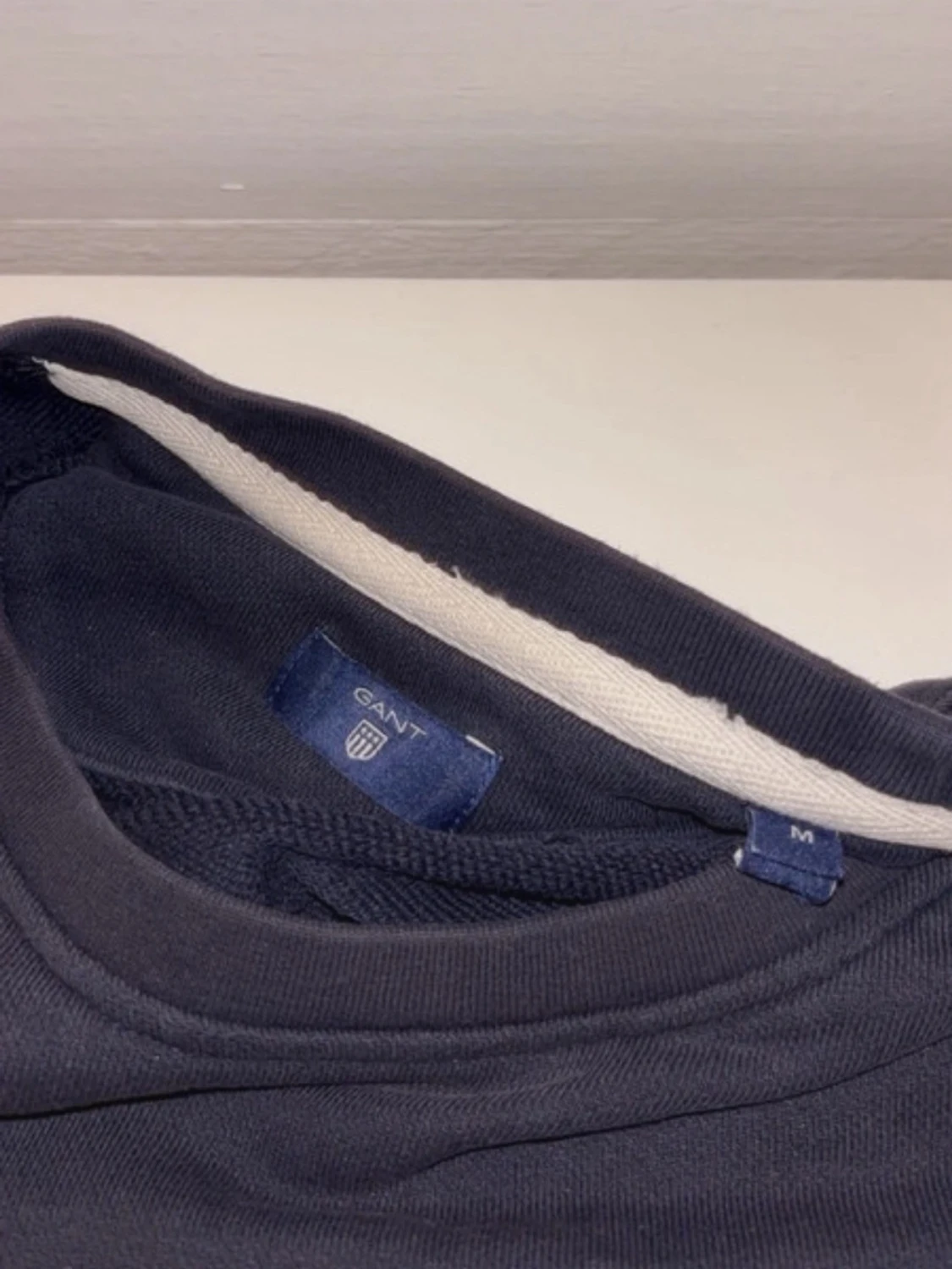 Mörkblå sweatshirt från GANT - 1