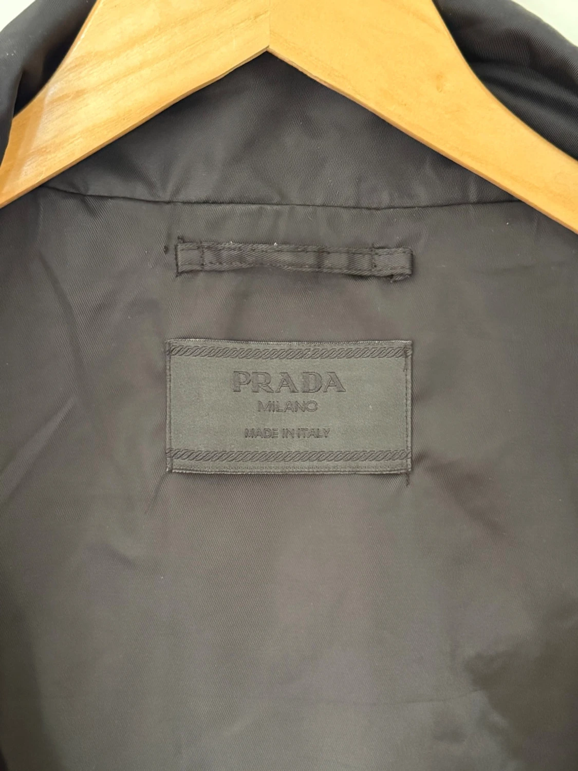 Svart vindjacka från Prada - 2