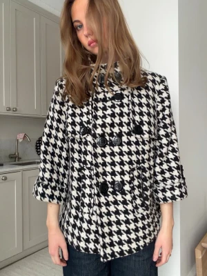 Kappa - Svart vit i hundtandsmönster🤎🤍