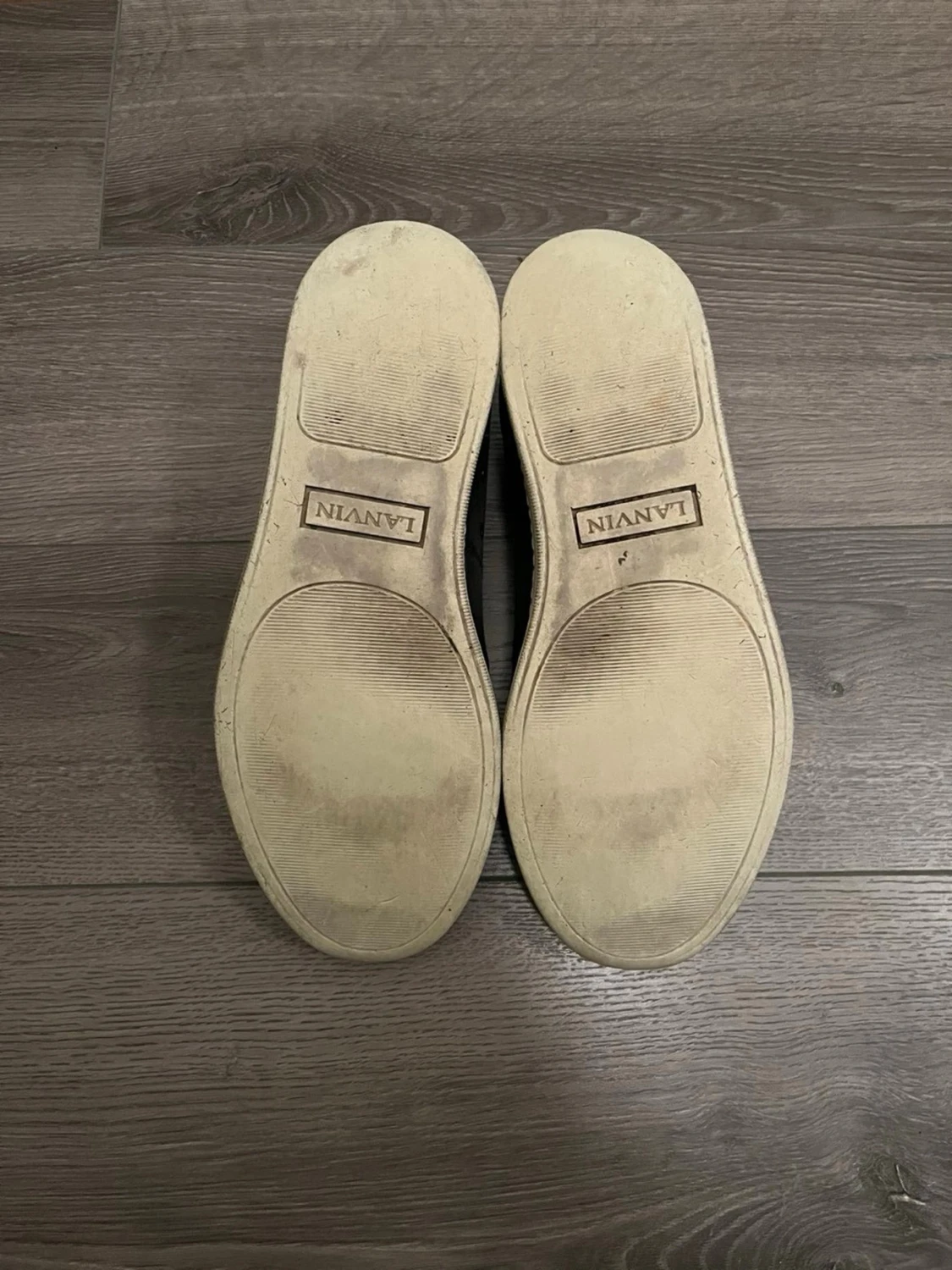 Svarta lanvins sneakers med vit sula - 3