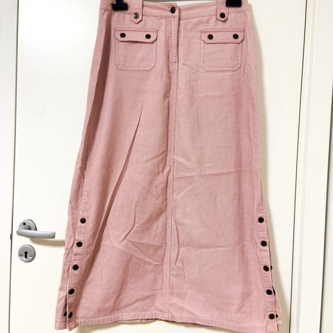 Rosa manchesterkjol från Authentic - 1