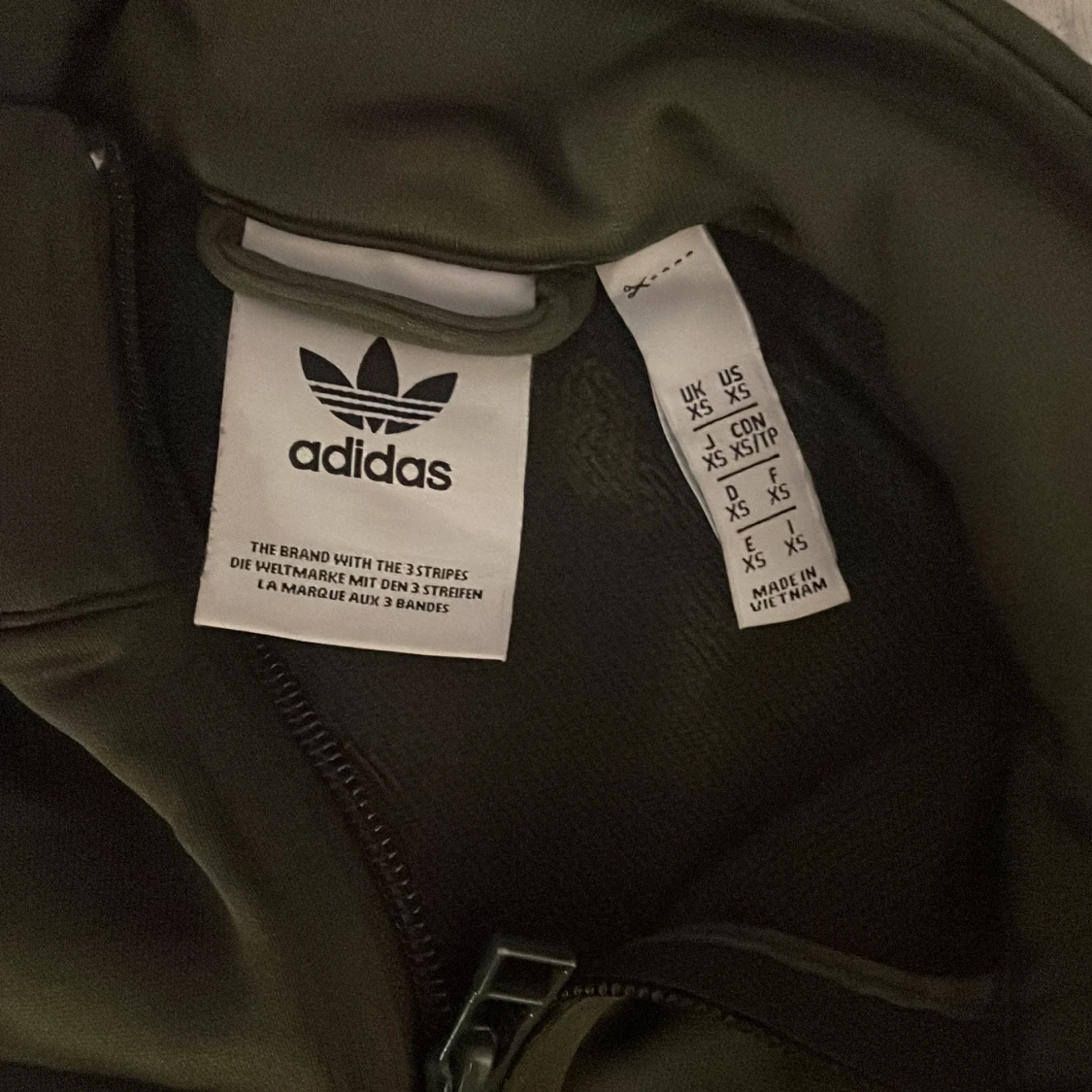 Grön Adidas track jacket XS - 2