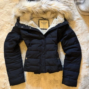 Abercrombie & Fitch vintage jacka  - Slutpris.