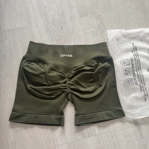 DFYNE shorts - Från samma leverantör som dfyne beställer ifrån, saknar endasy loggorna på insidan, ingen skillnad annars