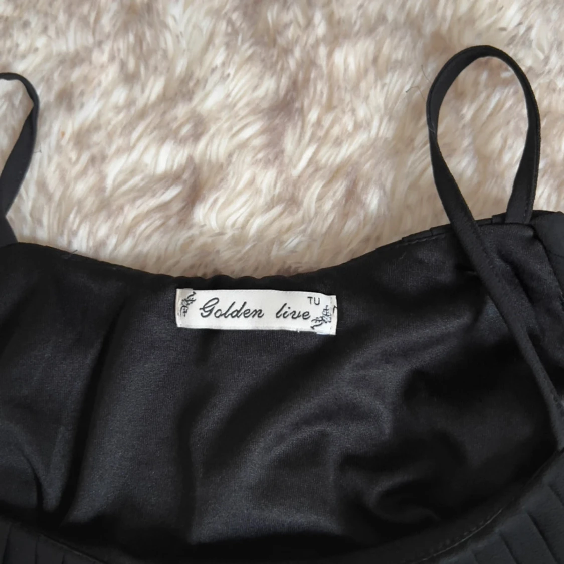 Svart plisserat linne från Golden Live - 4