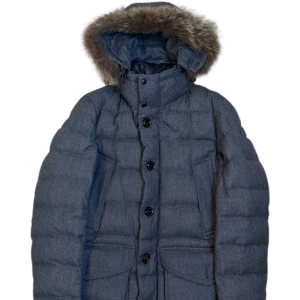 Moncler Rethel  - Moncler Rethel jacka. Storlek 3 / L. Skick 8/10. Pris 5590kr. Finns att köpa på våran hemsida, Fashionels.com