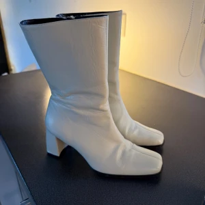 Boots  -  Beiga Boots storlek 37