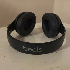 Beats by Dre 3 - Bra ljud och bekväma, bra condition på de . Nypris 3699.
