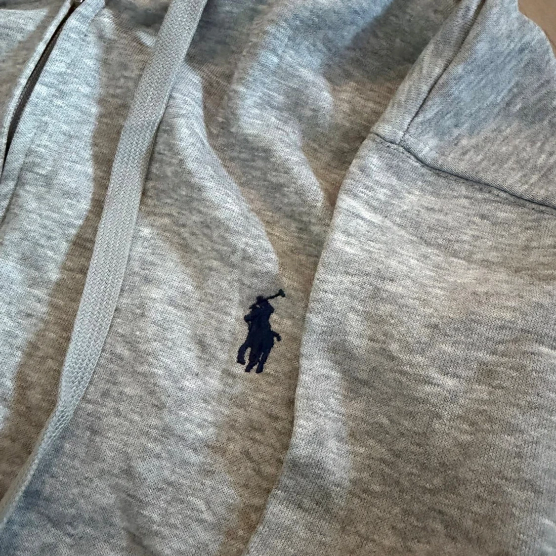 Grå hoodie från Polo Ralph Lauren - 1