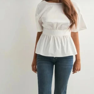 Nelly blus - Superfin nellyblus med öppen rygg, passar alla tillfällen! Använd en gång. Slutsåld på hemsidan