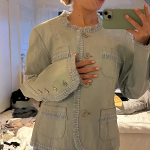 Jacka - Jacka/kavaj köpt på vintage butik, fint skick! Läder imitation. Oversized S