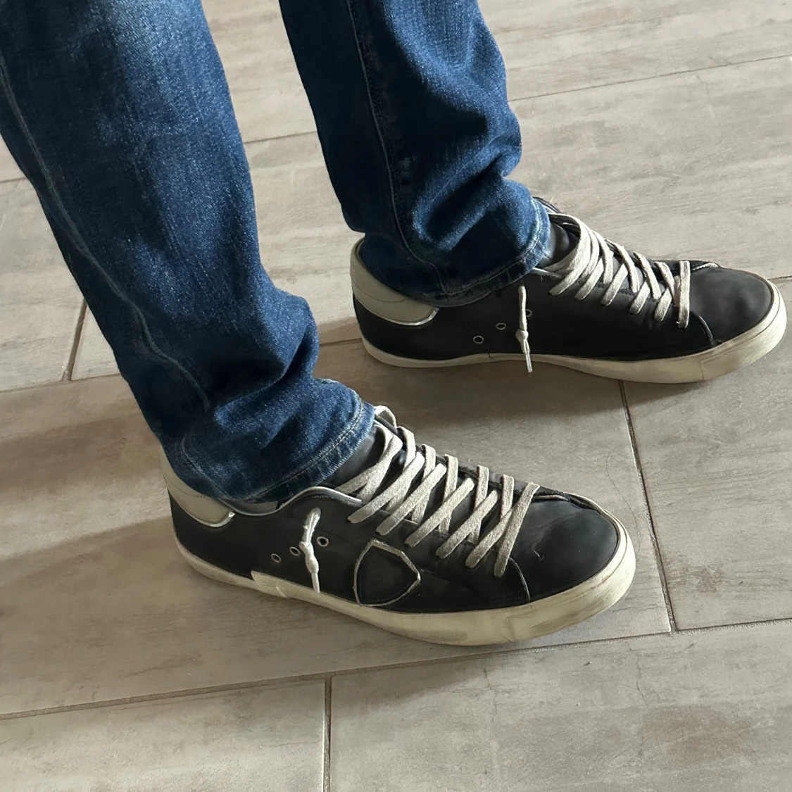 Philippe Model mörkblåa sneakers - 1