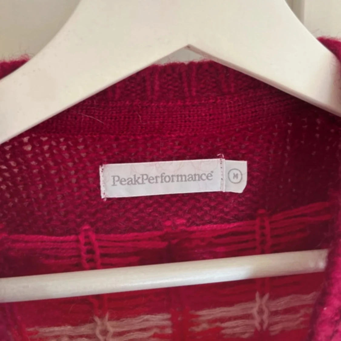 Vinröd stickad tröja  - 1