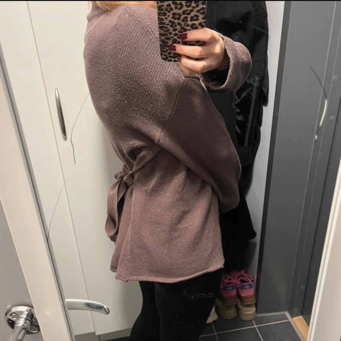 Brun stickad kofta med knytband från LAGER 157 - 3