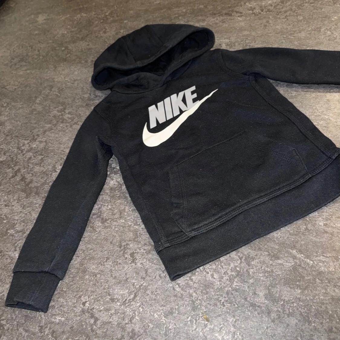 Svart Nike hoodie med logga - 1