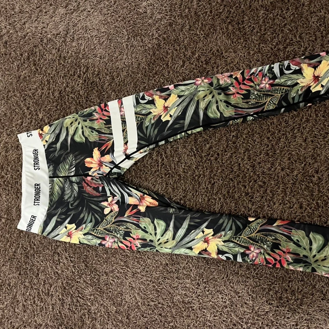 Blommiga leggings från Stronger