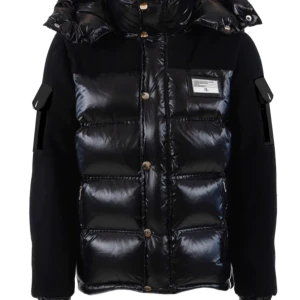 Chriztian Lane Jcka - Riktig fin jacka som värmer bra under vintern. Användes endast lite förra vintern. I nyskick. Nypris 5k. Vill du ha fler bilder är det bara att fråga. 