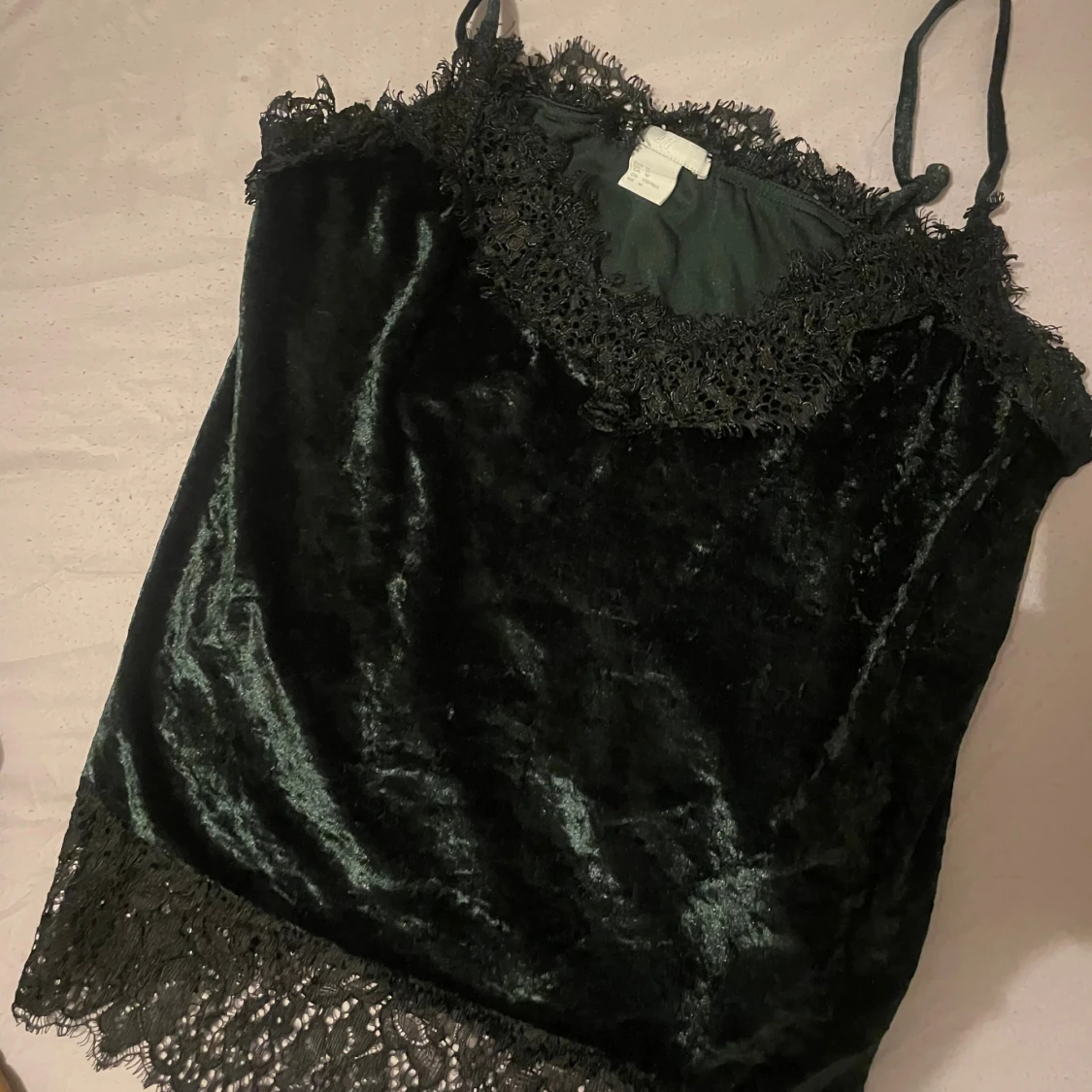 Svart sammets linnetopp från H&M