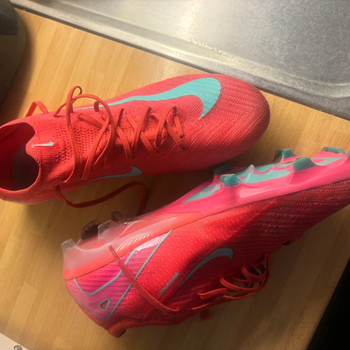 Nike Mercurial rosa fotbollsskor