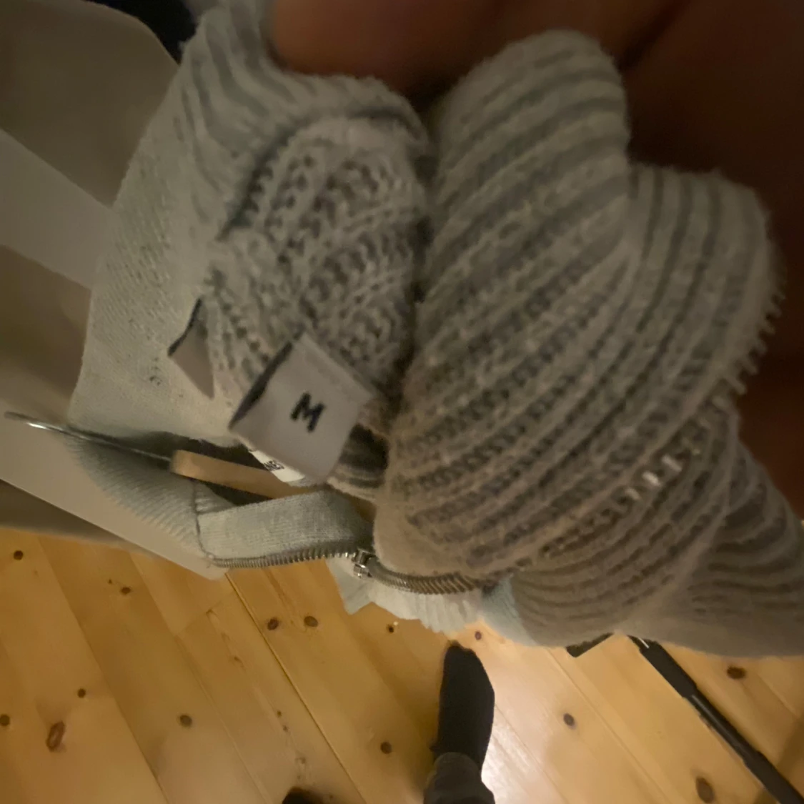 Ljusgrå stickad half zip från Jack & Jones - 1