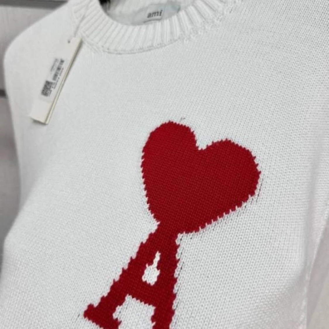 Ami stickad tröja med rött hjärta - 3