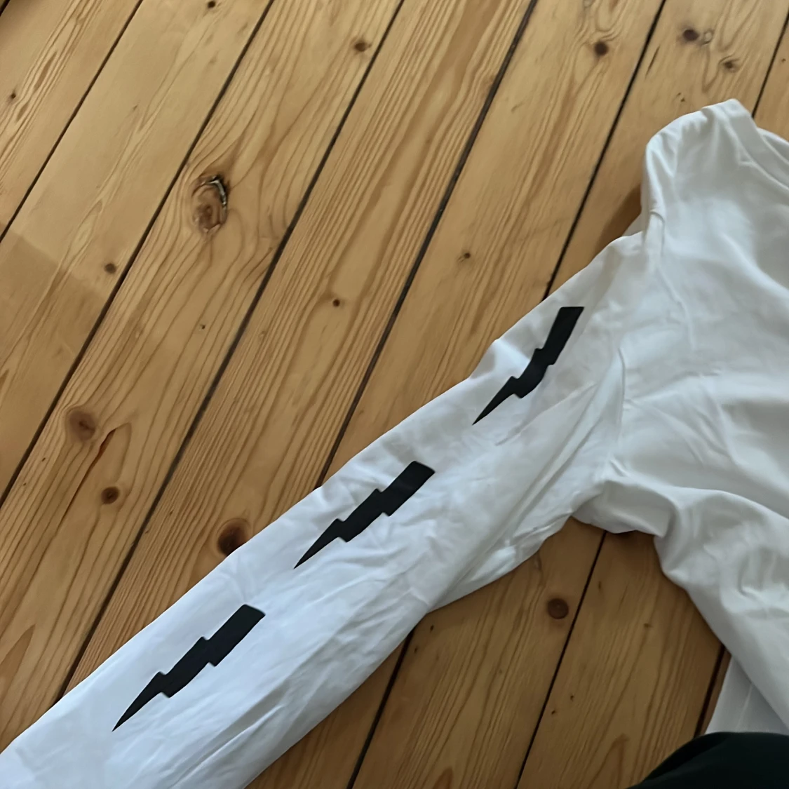 Vit långärmad Levi's tröja med tryck - 1