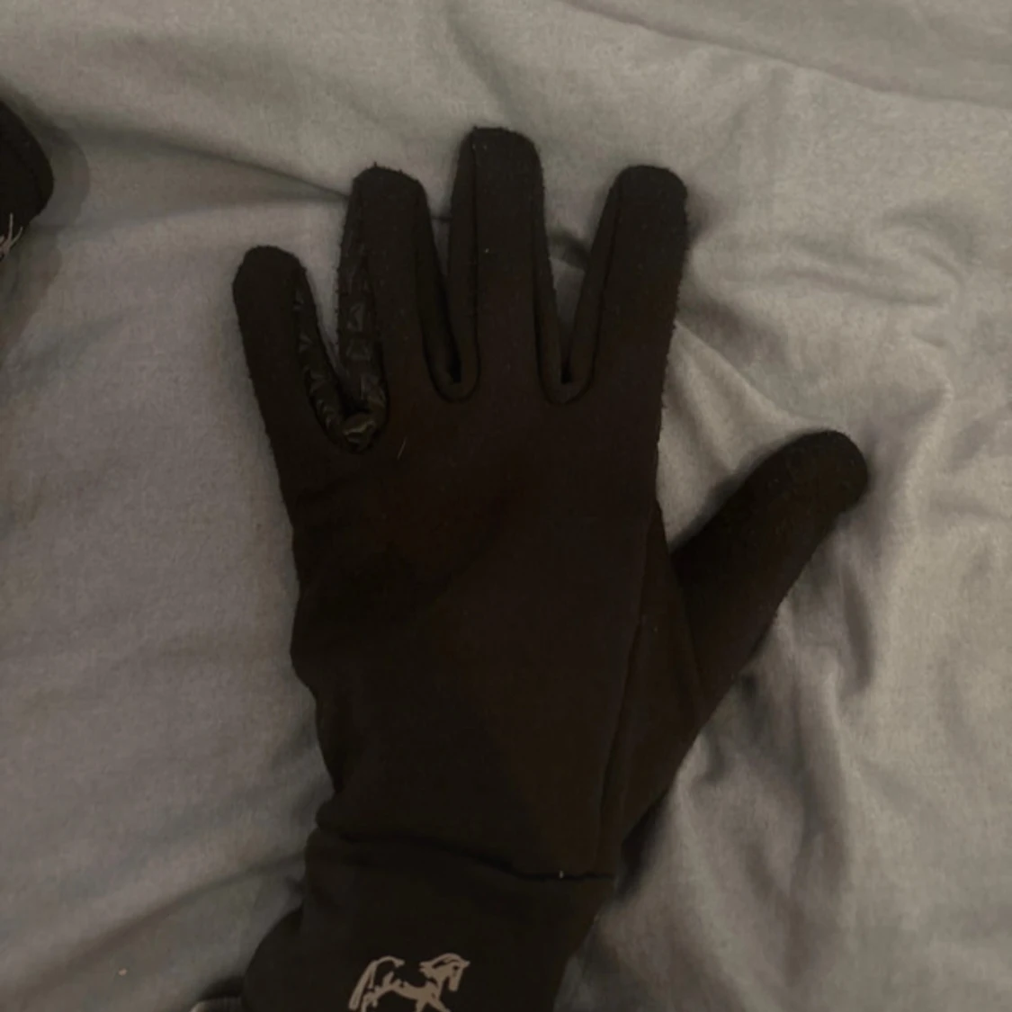 2 par svarta ridhandskar