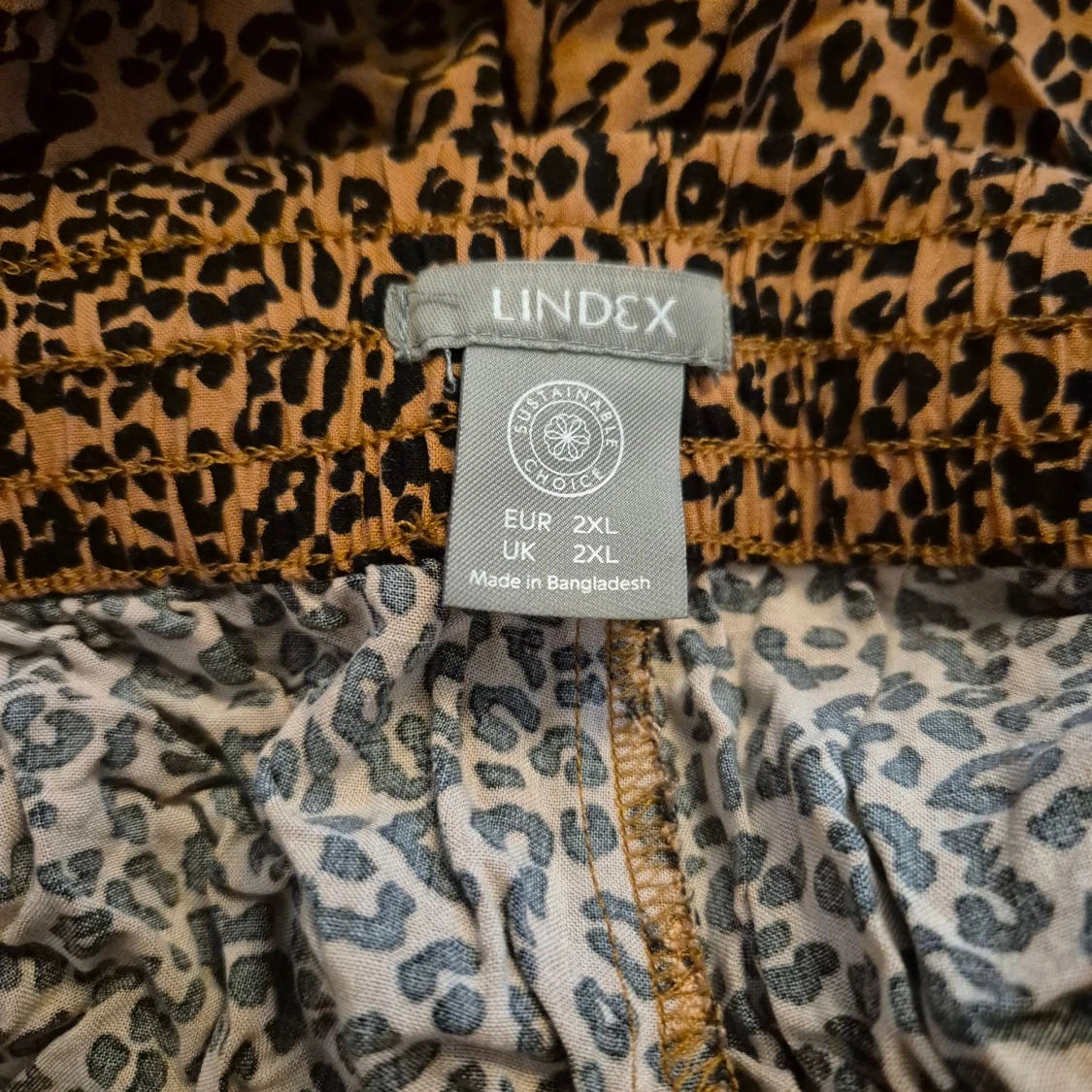 Leopardmönstrade shorts från Lindex - 2