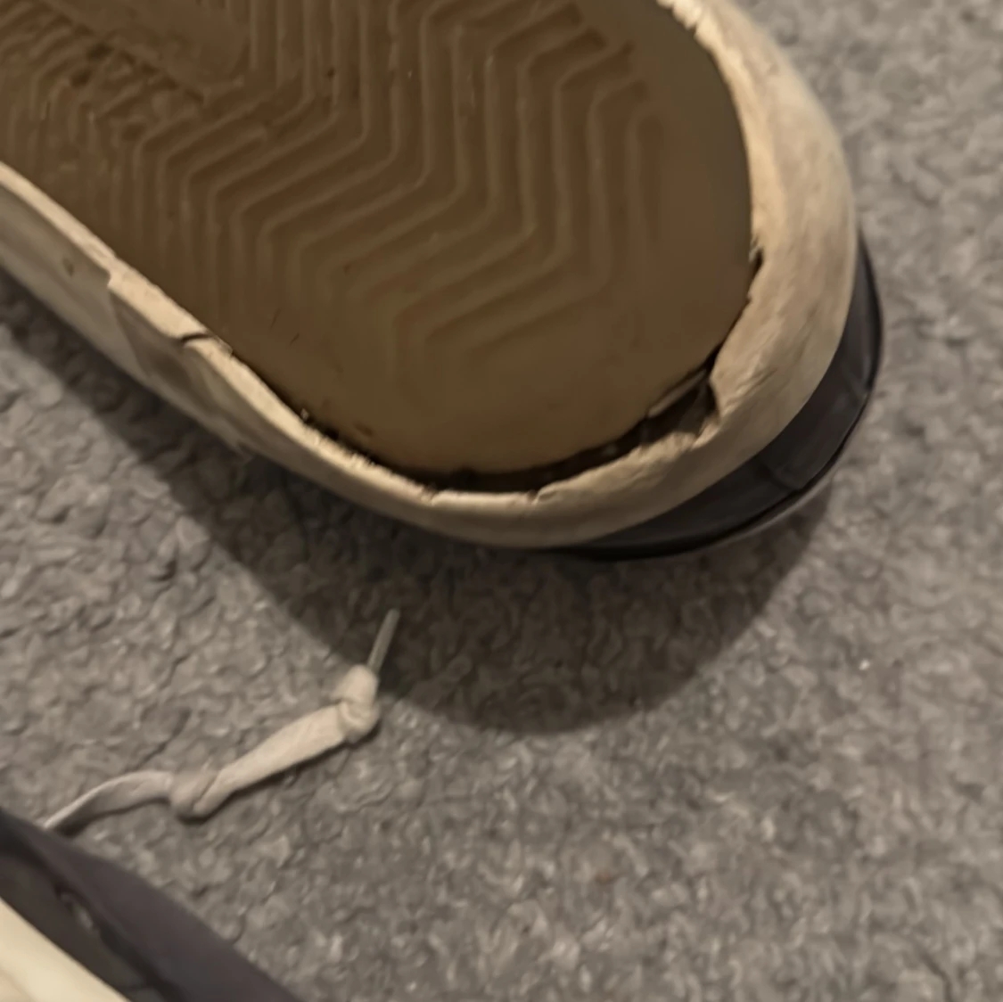 Blåa sneakers med vita detaljer - 3