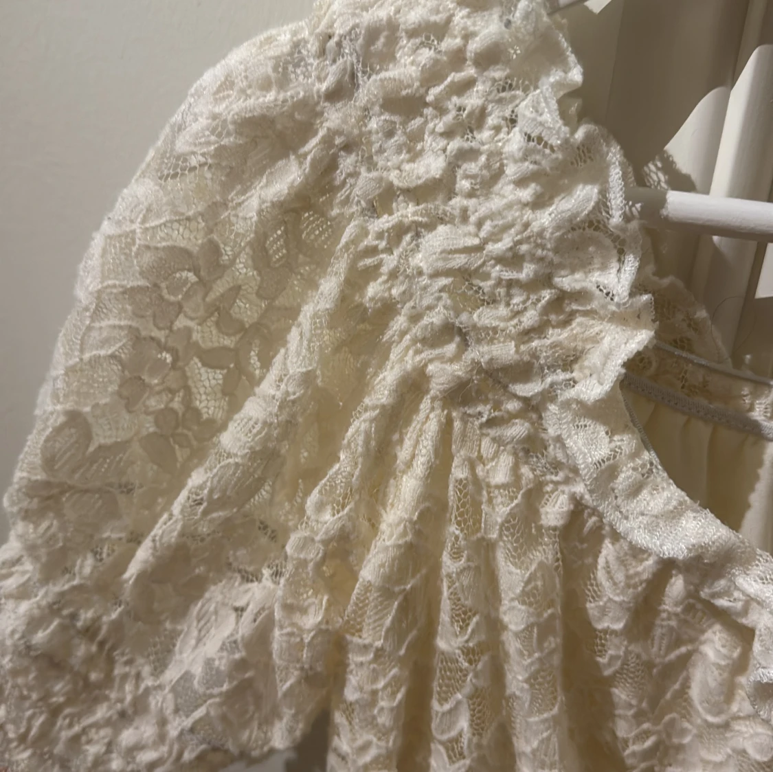 Offshoulder spetsblus från Bodyflirt - 4