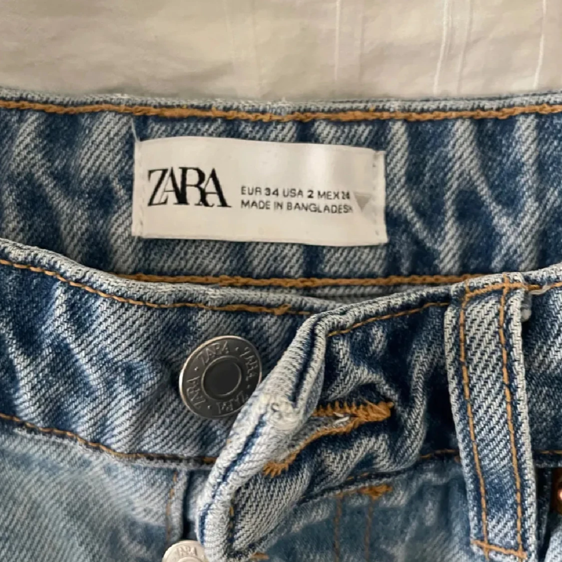 Ljusblå jeansshorts från Zara - 1