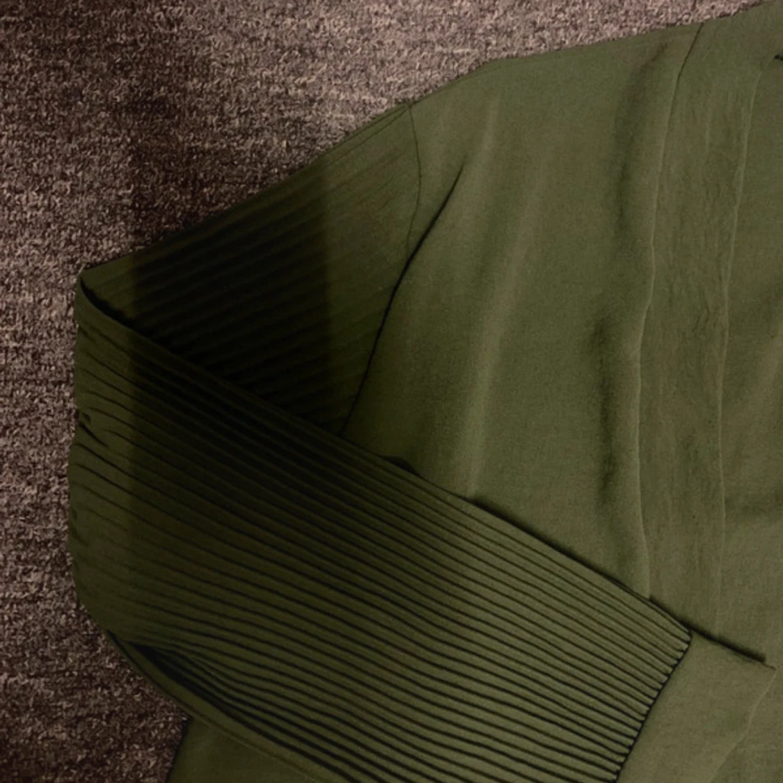 Olivgrön långklänning/cardigan med bälte - 1