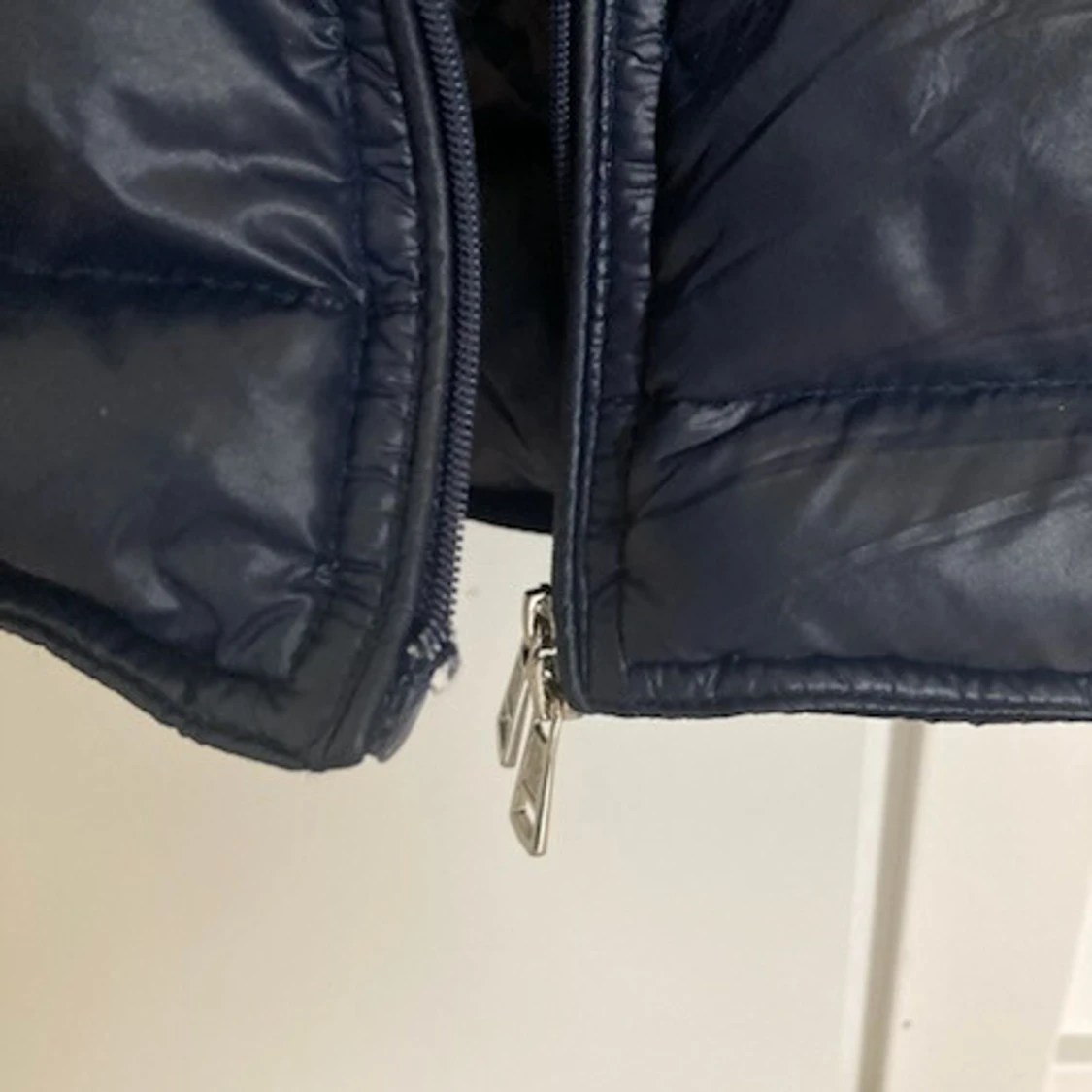 Mörkblå dunväst från Moncler - 2