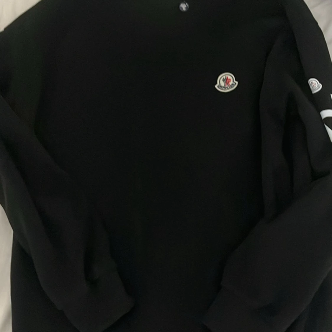 Två olika tröjor från moncler - 3