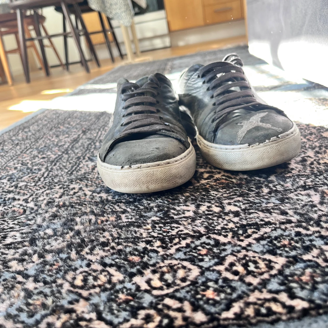 Svarta sneakers med fågeltryck - 2