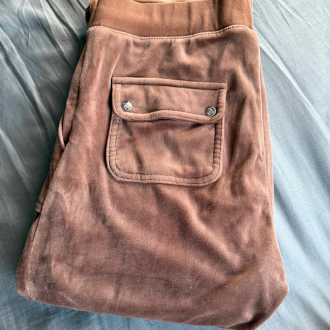 Bruna velourbyxor Juicy Couture