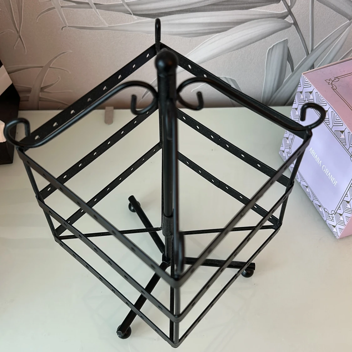 Svart smyckesställ i metall - 2