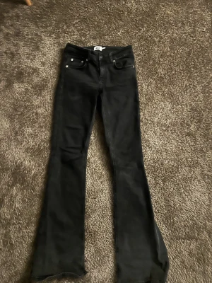 Lager 157 jeans  - Svarta Lågmidjade jeans från lager 157 i xs 