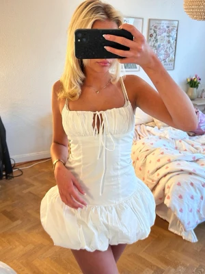 puffklänning  - supersöt, helt ny 