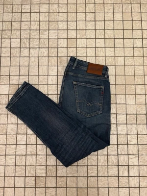 Replay Jeans - Replay Jeans | modell Grover, sitter slim/ regular | Storlek 33W-30L, passar 175-180cm, | nypris 1800kr, mitt pris endast 449! | Skick 9/10, som nya | Hör av er vid mått |