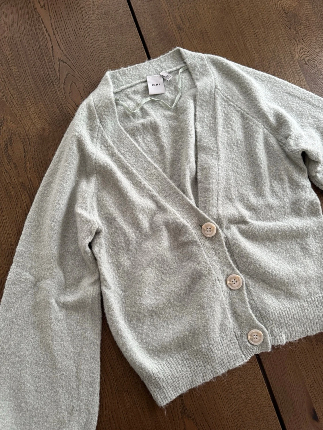 Ljusgrön stickad kofta från ICHI