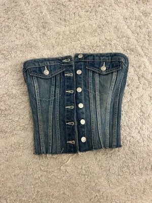 Zara jeans topp - Super snygg jeanstopp med knappar!