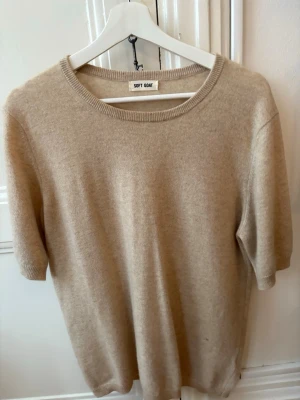 Soft Goat tröja - Soft goat tröja. Använd 1 gång. Har inga defekter inte nopprig. Strl Xl.
