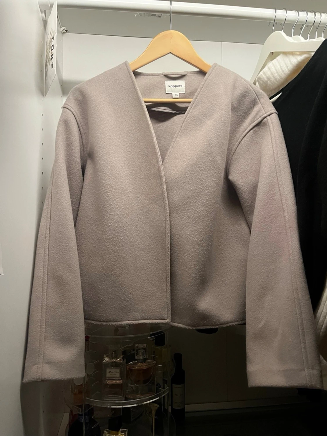 Beige omlottjacka från Kappahl