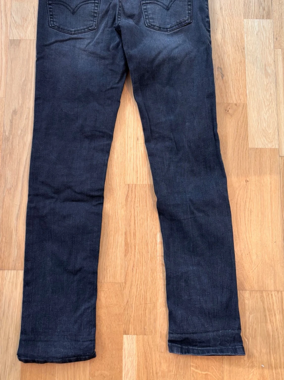 Levi's 512 mörkgrå jeans - 1