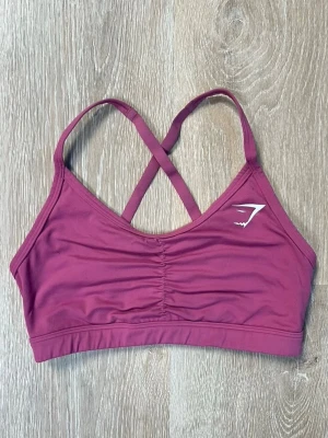 Gymshark Ruched sportsbra - Rosa - Xsmall - Rosa Gymshark sport-bh, size Xsmall. I bra skick!